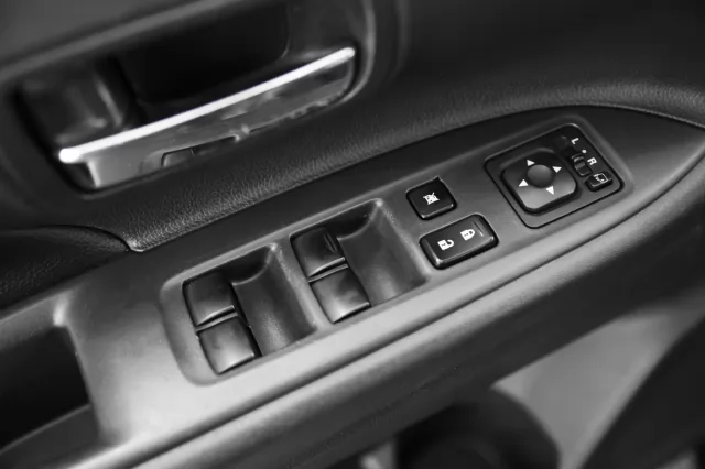 Mitsubishi Outlander 2012