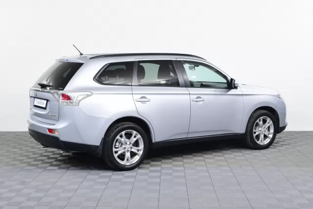 Mitsubishi Outlander 2013