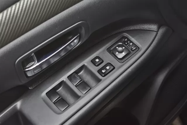 Mitsubishi Outlander 2012