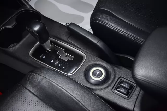 Mitsubishi Outlander 2012