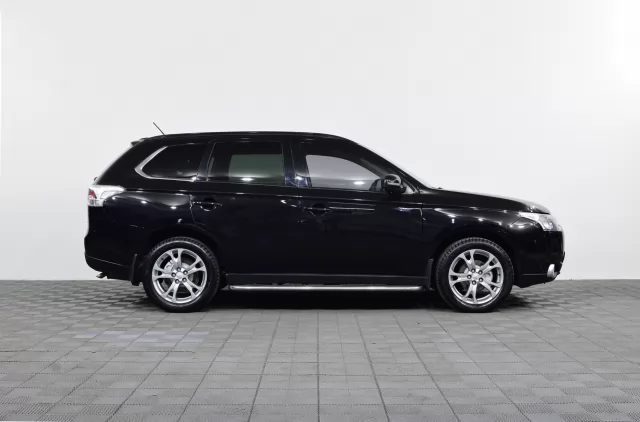 Mitsubishi Outlander 2012