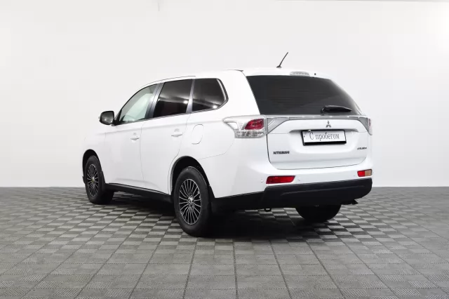 Mitsubishi Outlander 2014