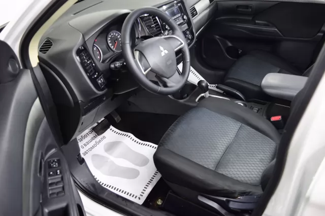 Mitsubishi Outlander 2014