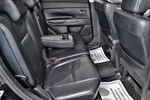 Mitsubishi Outlander 2013
