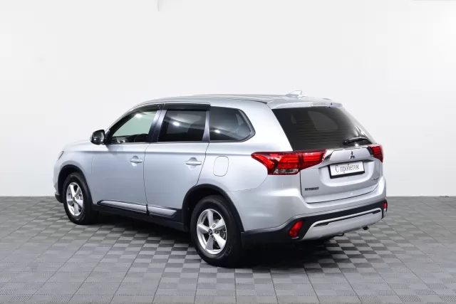 Mitsubishi Outlander 2021