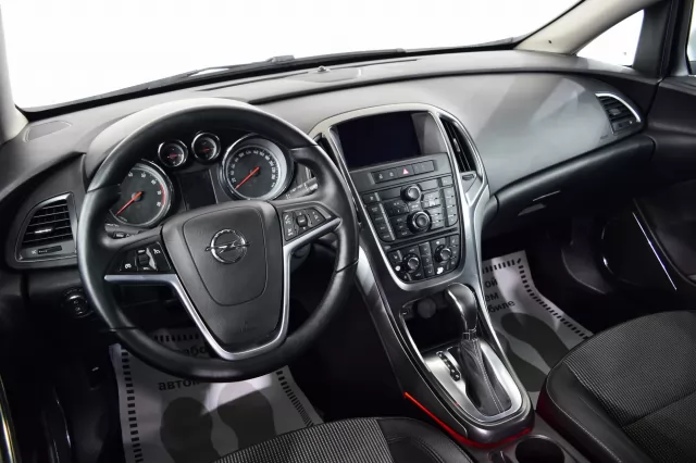 Opel Astra 2012