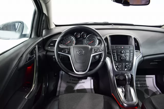 Opel Astra 2012