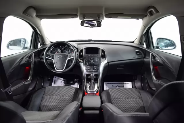 Opel Astra 2012