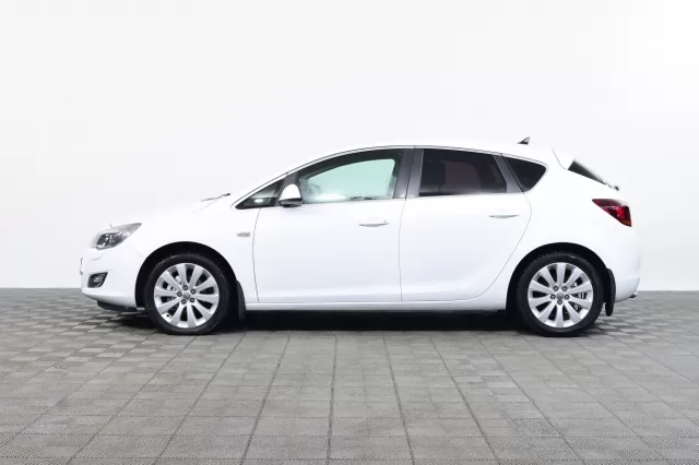 Opel Astra 2012