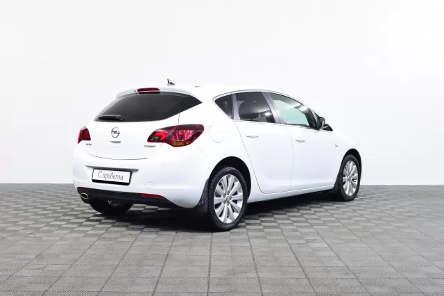 Opel Astra 2012