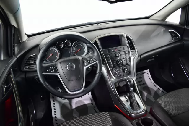 Opel Astra 2012