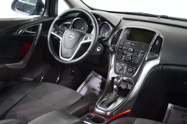 Opel Astra 2012