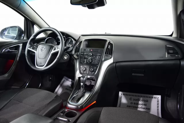 Opel Astra 2012