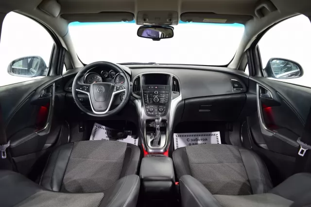 Opel Astra 2012