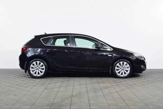 Opel Astra 2012