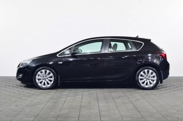 Opel Astra 2012