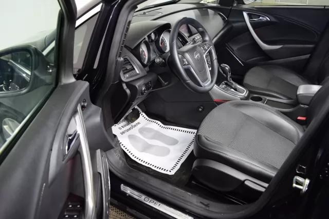 Opel Astra 2012