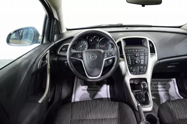 Opel Astra 2015