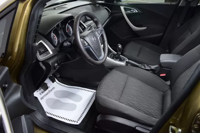 Opel Astra 2015
