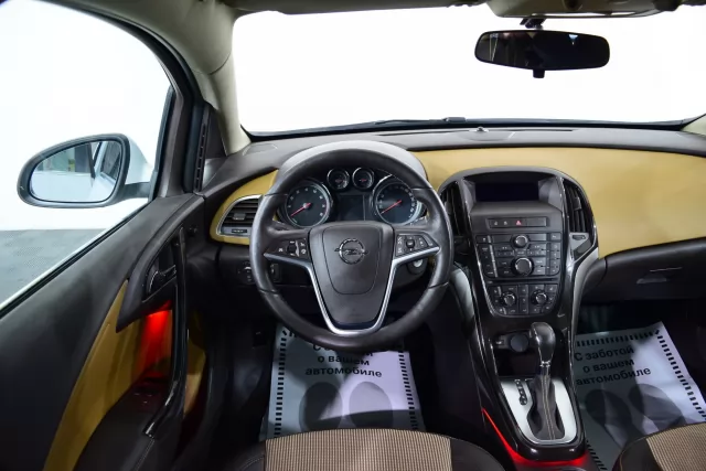 Opel Astra 2015