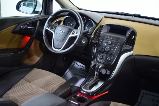 Opel Astra 2015