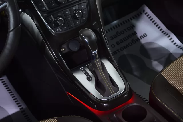 Opel Astra 2015
