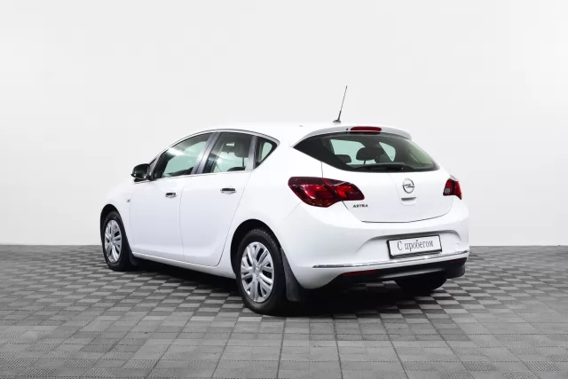 Opel Astra 2015
