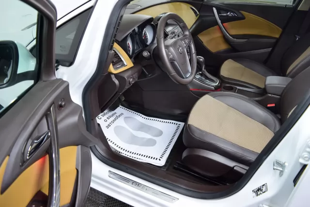 Opel Astra 2015