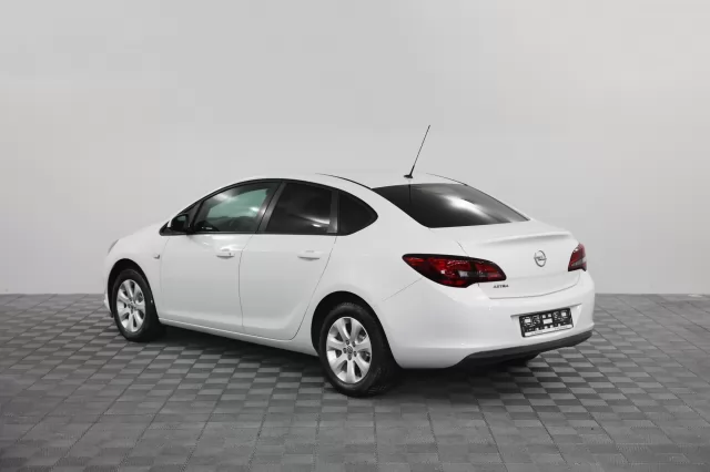 Opel Astra 2015