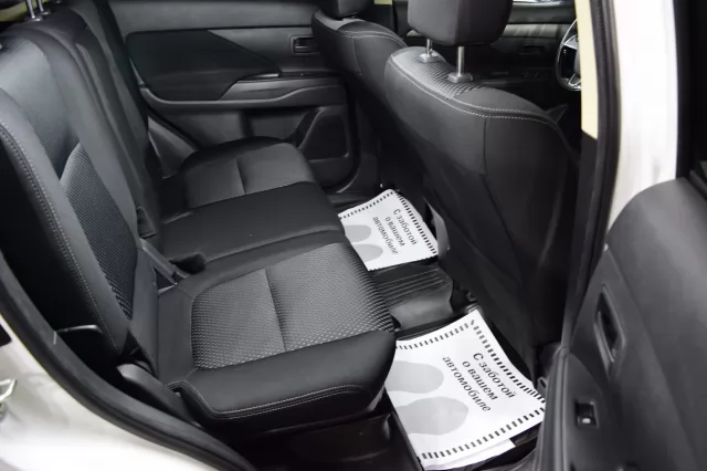 Mitsubishi Outlander 2021