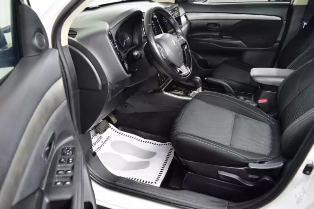Mitsubishi Outlander 2021