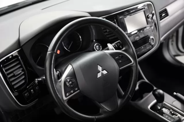 Mitsubishi Outlander 2015