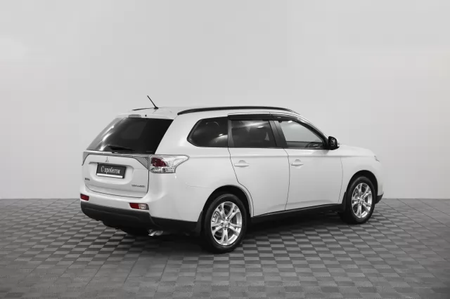 Mitsubishi Outlander 2015