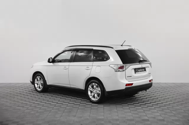 Mitsubishi Outlander 2015