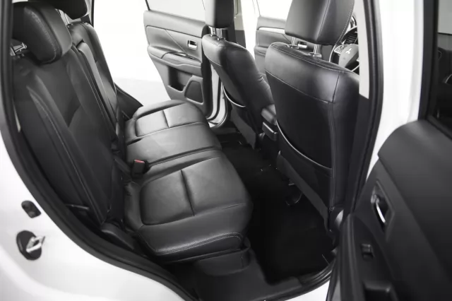 Mitsubishi Outlander 2015