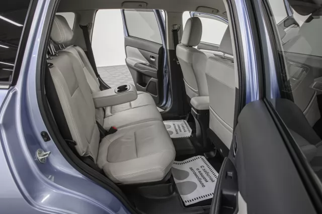 Mitsubishi Outlander 2016