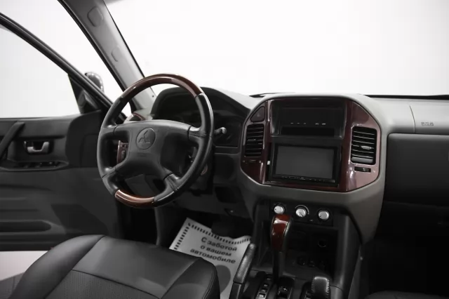 Mitsubishi Pajero 2005