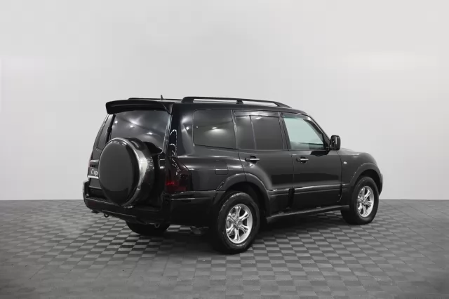 Mitsubishi Pajero 2005
