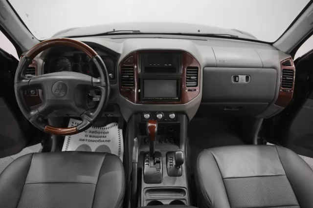 Mitsubishi Pajero 2005