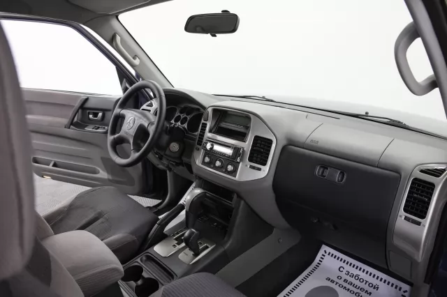 Mitsubishi Pajero 2004