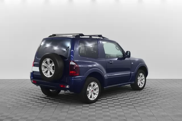 Mitsubishi Pajero 2004