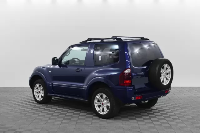 Mitsubishi Pajero 2004