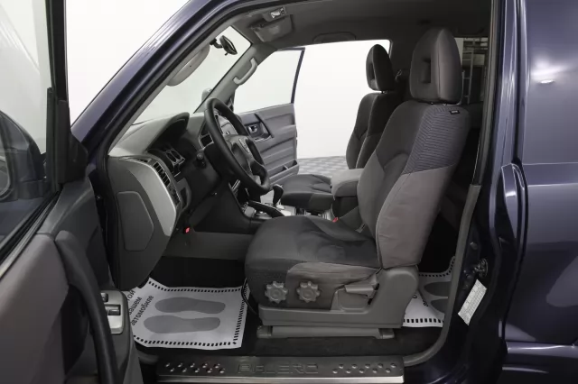 Mitsubishi Pajero 2004