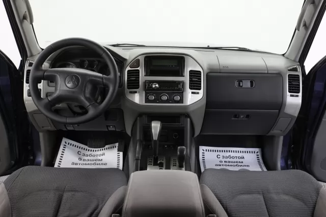 Mitsubishi Pajero 2004
