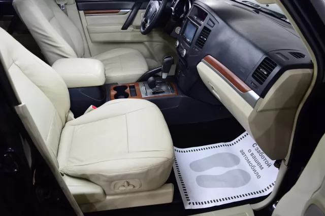 Mitsubishi Pajero 2011