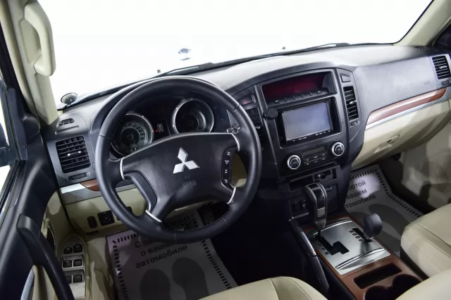 Mitsubishi Pajero 2011