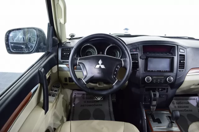 Mitsubishi Pajero 2011