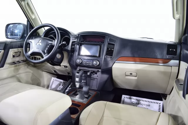 Mitsubishi Pajero 2011