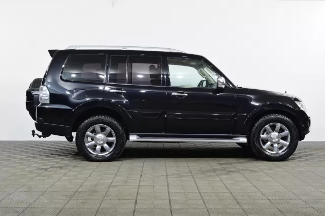 Mitsubishi Pajero 2011
