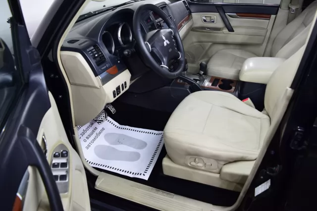 Mitsubishi Pajero 2011
